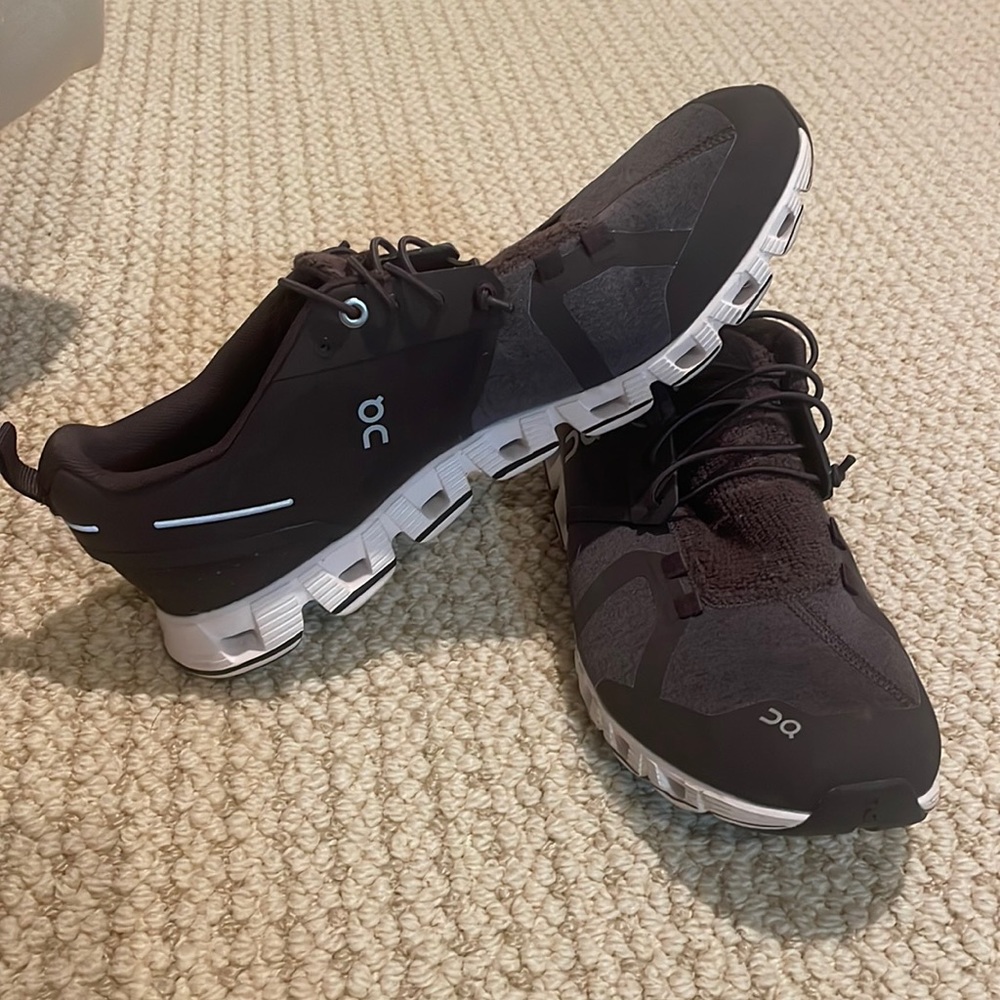 On cloud Shoes